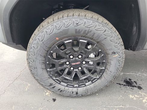 New 2026 GMC Canyon Elevation w/ Convenience Package image 7