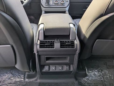 Used 2022 Land Rover Defender 110 SE AWD/4WD image 19