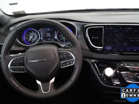Used 2025 Chrysler Pacifica Select FWD image 17