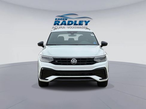 Certified 2024 Volkswagen Tiguan SE R-Line AWD/4WD image 6