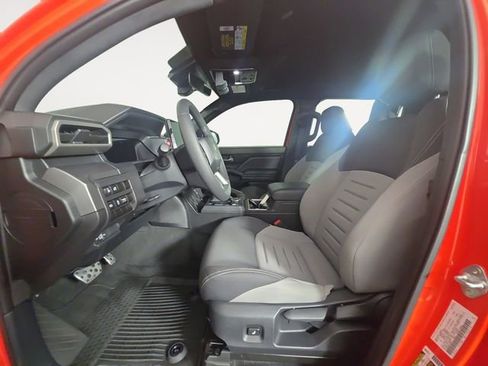 Used 2024 Toyota Tacoma TRD Sport AWD/4WD image 9