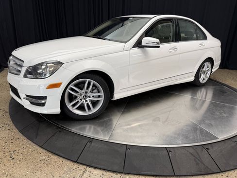 Used 2013 Mercedes-Benz C 250 Sedan image 3