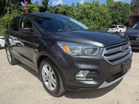 Used 2017 Ford Escape SE FWD image 3
