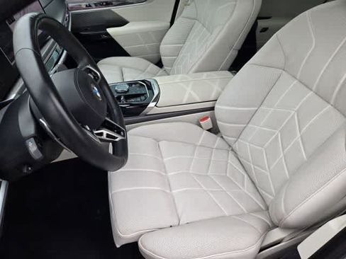 Used 2023 BMW 740i w/ Parking Assistance Package RWD image 11