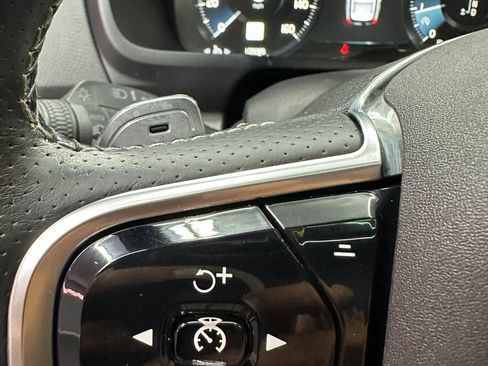 Used 2016 Volvo XC90 T5 R-Design FWD image 15