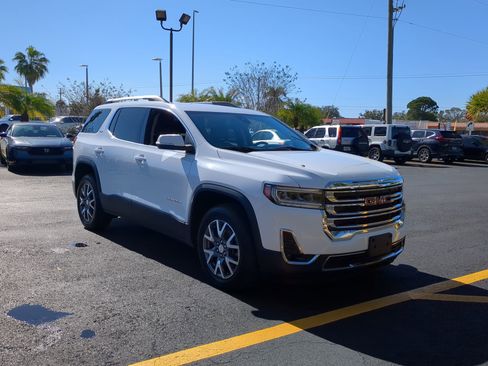 Used 2023 GMC Acadia SLT image 2
