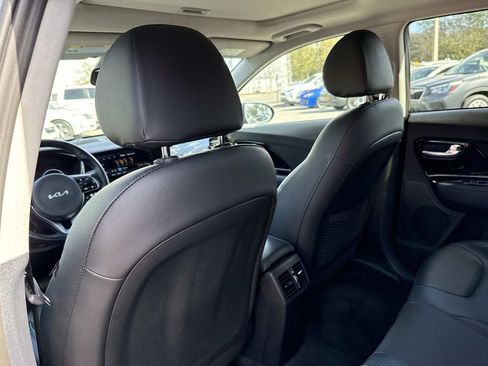 Used 2022 Kia Niro EX Premium image 14