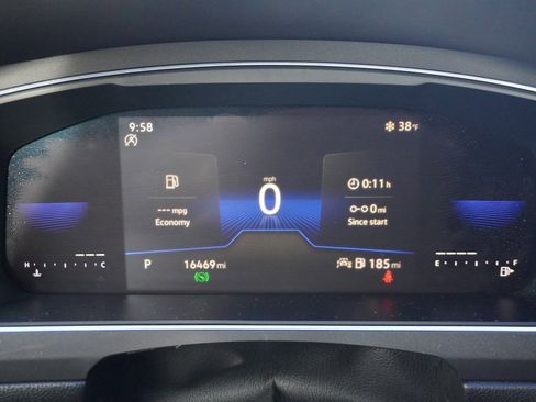 Used 2022 Volkswagen Tiguan S image 41