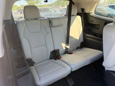 Used 2021 Kia Telluride SX w/ SX Prestige Package AWD/4WD image 13