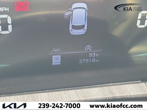 Certified 2024 Kia Telluride EX w/ EX Captain's Chair Package FWD image 29
