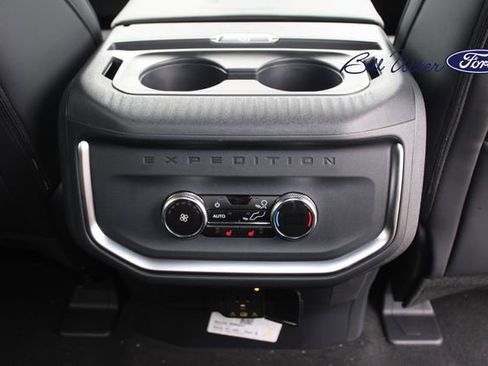New 2026 Ford Expedition Platinum image 11