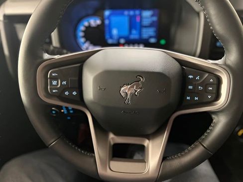 Used 2024 Ford Bronco Black Diamond image 17