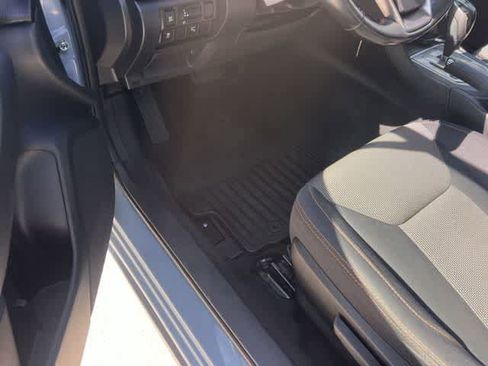 Used 2019 Subaru Crosstrek 2.0i Premium image 3