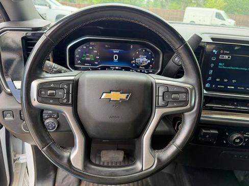 Used 2024 Chevrolet Silverado 2500 LT w/ Convenience Package image 27