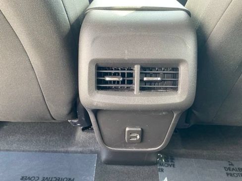 Used 2024 Chevrolet Equinox LT FWD image 24