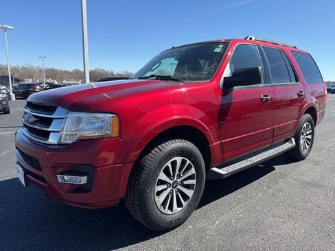 Used 2017 Ford Expedition XLT image 4