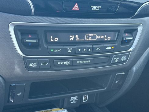 Used 2023 Honda Ridgeline RTL-E image 19