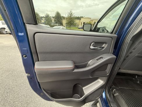 Used 2022 Nissan Frontier PRO-4X w/ Off-Road Protection Package image 28