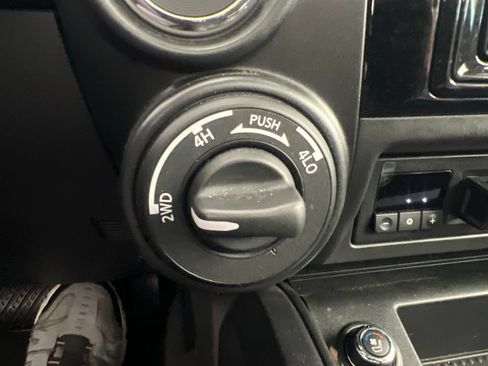Certified 2024 Nissan Titan PRO-4X w/ Pro-4x Convenience Package AWD/4WD image 54