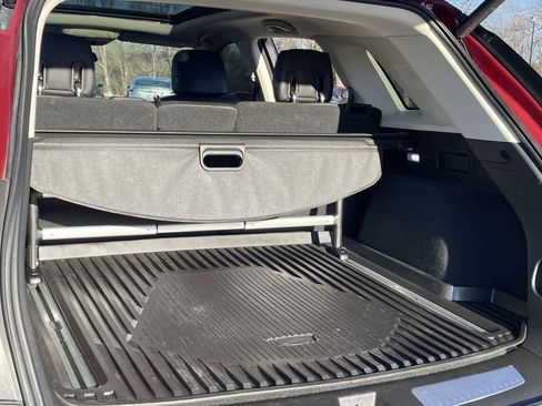 Used 2019 Cadillac XT5 Premium Luxury w/ LPO, Black Ice Package image 17