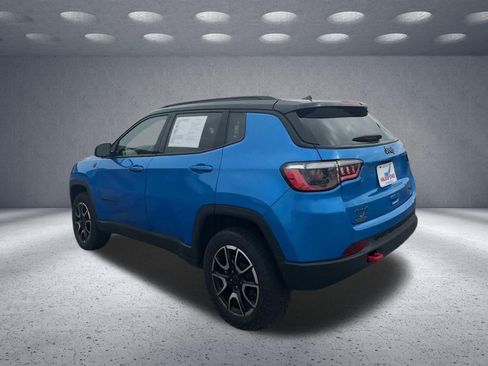 Used 2025 Jeep Compass Trailhawk AWD/4WD image 5
