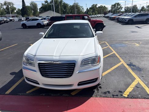 Used 2014 Chrysler 300 RWD image 3