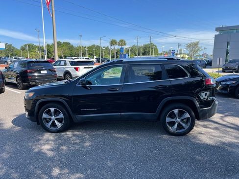 Used 2019 Jeep Cherokee Limited FWD image 17
