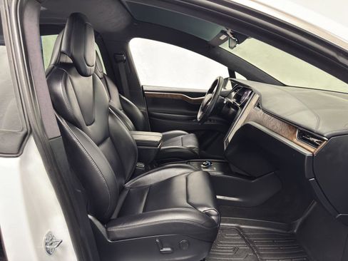 Used 2020 Tesla Model X Long Range image 40