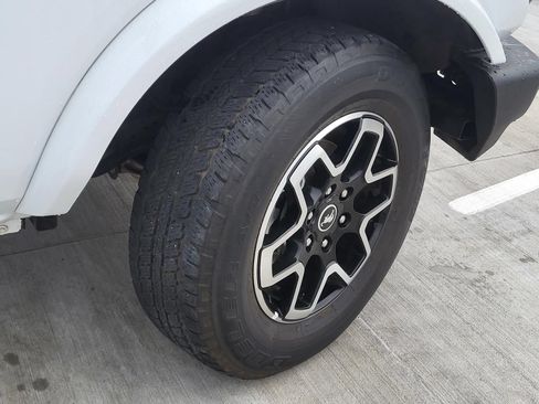Used 2022 Ford Bronco Outer Banks AWD/4WD image 6