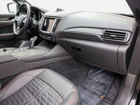Used 2019 Maserati Levante Trofeo image 60