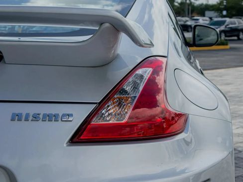 Used 2009 Nissan 370Z NISMO RWD image 15