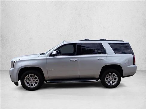 Used 2017 GMC Yukon SLT AWD/4WD image 2