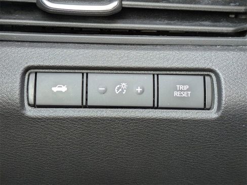 Used 2025 Nissan Altima 2.5 SR image 24