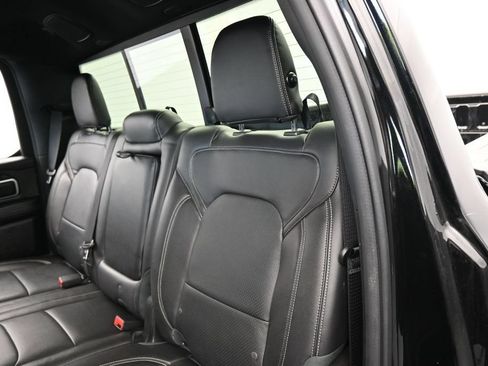 Used 2025 RAM 1500 Big Horn AWD/4WD image 30
