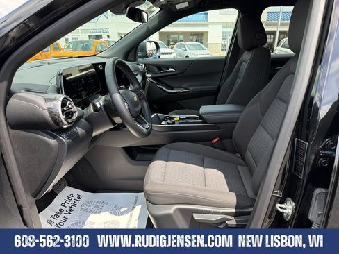Used 2026 Chevrolet Equinox LT AWD/4WD image 9