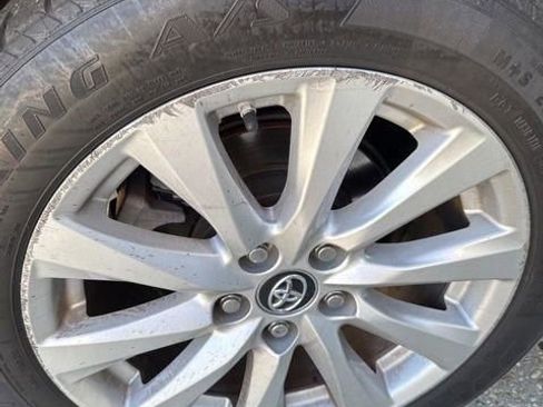 Used 2018 Toyota Camry LE image 25