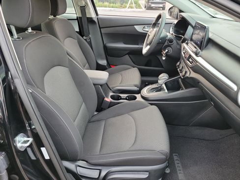 Used 2024 Kia Forte LXS w/ LXS Technology Package image 18