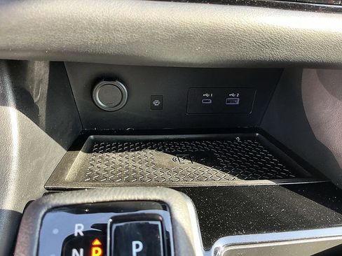 Certified 2025 Nissan Pathfinder Platinum w/ Cargo Package FWD image 20