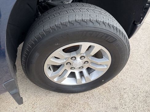 Used 2022 Chevrolet Silverado 1500 Custom image 14