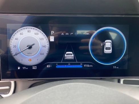 Certified 2025 Hyundai Elantra Limited image 14