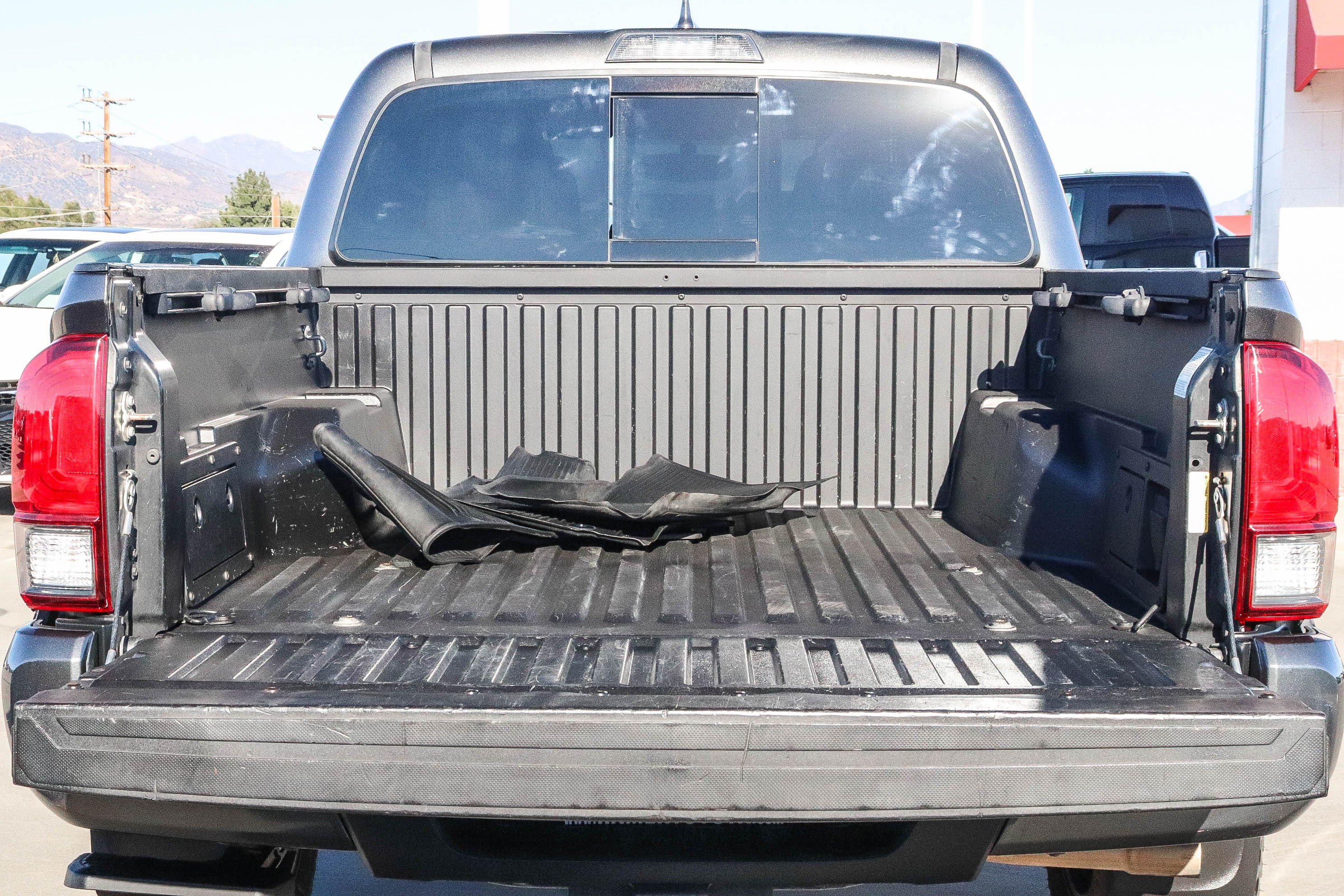 Used 2017 Toyota Tacoma TRD Sport w/ Tow Package RWD image 26