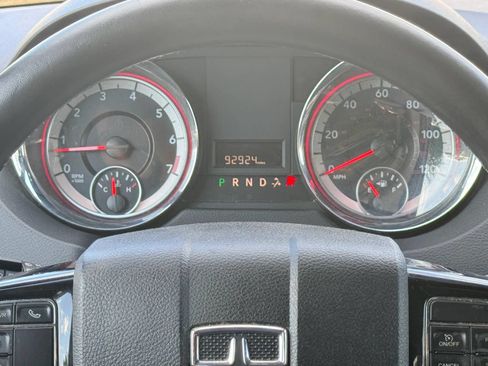 Used 2019 Dodge Grand Caravan SXT FWD image 30