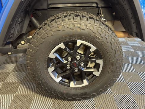 Used 2024 Jeep Gladiator Rubicon AWD/4WD image 17