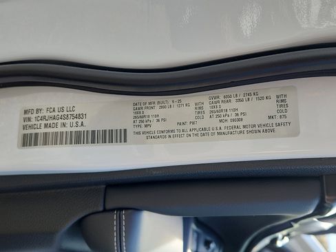 New 2025 Jeep Grand Cherokee Altitude image 17