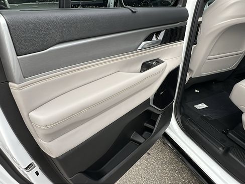 New 2025 Jeep Wagoneer L Series III image 20