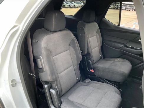 Used 2023 Chevrolet Traverse LT image 19