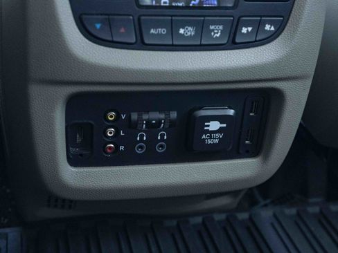 Used 2018 Honda Pilot Elite image 44