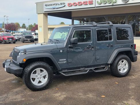 Used 2018 Jeep Wrangler Unlimited Sport S image 29