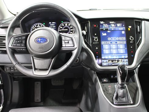 Used 2025 Subaru Outback Premium w/ Popular Package #1A AWD/4WD image 12
