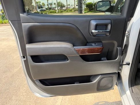 Used 2017 GMC Sierra 1500 SLE w/ SLE Value Package RWD image 12
